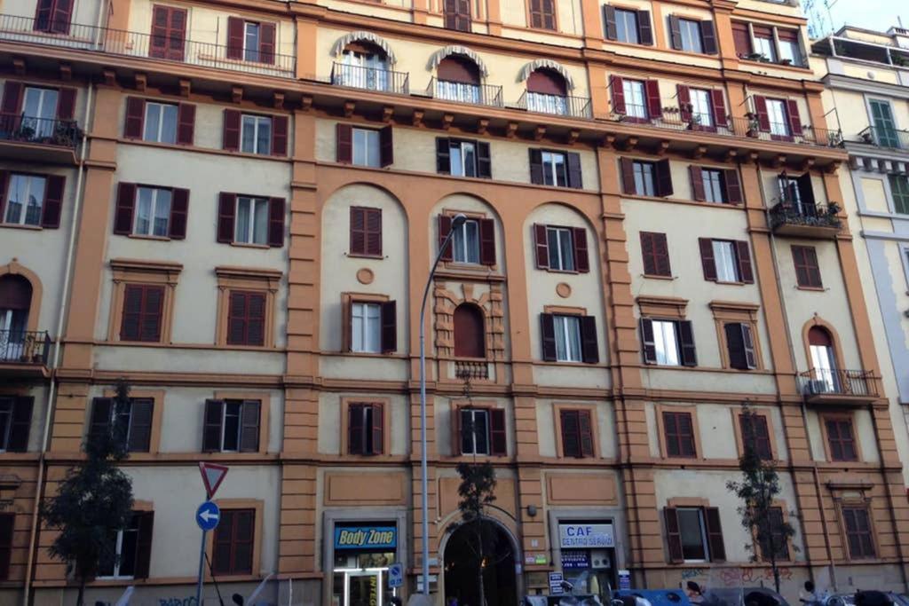 In The Center Of Rome Apartment Bagian luar foto