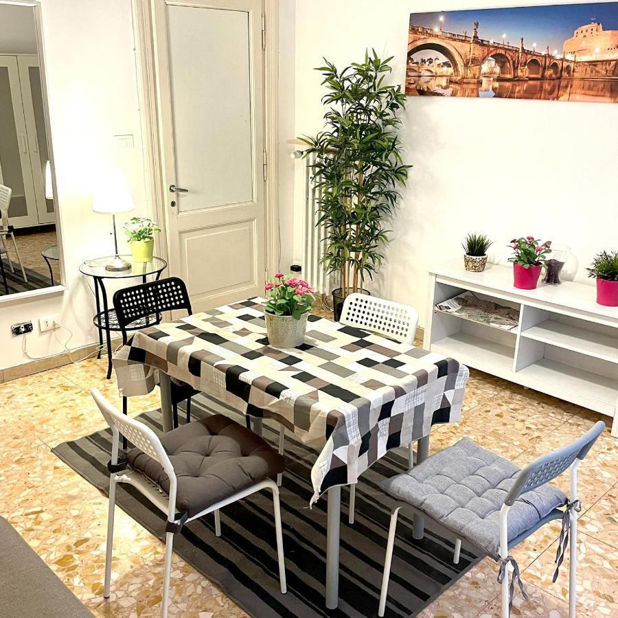 In The Center Of Rome Apartment Bagian luar foto